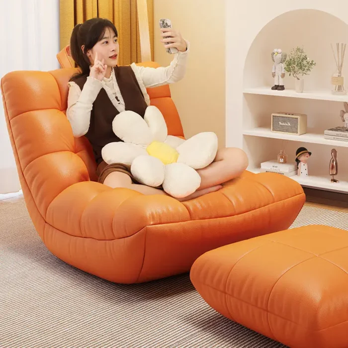 Lazy people can lie down and sleep on tatami beds, small sofas, leisure balconies, single person caterpillar lounge chairs - Image 3